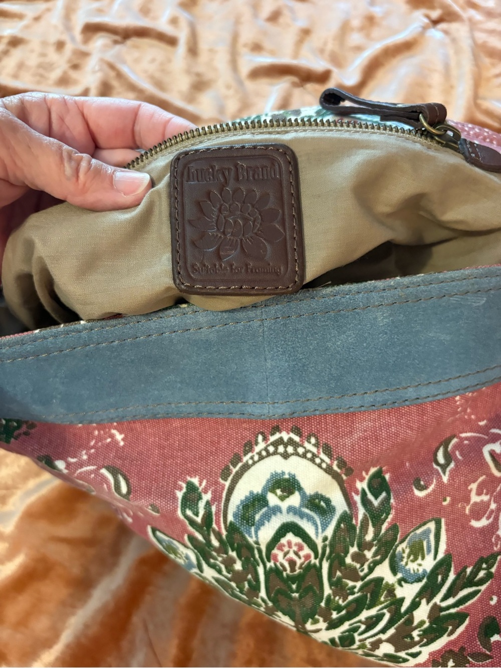 Lucky Brand Pink and Green XL Canvas Leather Shoulder Bag with Tan Suede Trim - Picture 11 of 16